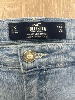 2/$30-Hollister kids Light Wash Mid-Rise Jeans W29 L26